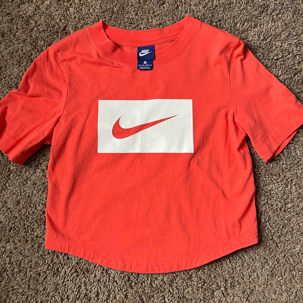 Nike Crop Top